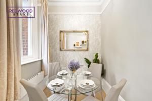 Premium Central Apartments For Families & Corporates By Redwood Stays