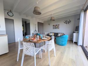 Maison à 100 m de la plage, port et commerces à pieds -Les gîtes de Rhuys