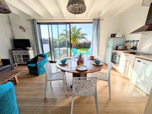 Maison à 100 m de la plage, port et commerces à pieds -Les gîtes de Rhuys