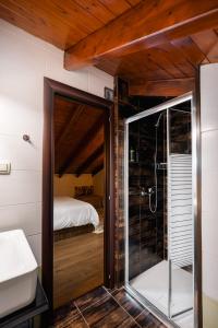 Petritis Cozy Mountain Retreat with Stunning Views By Greece Apartments