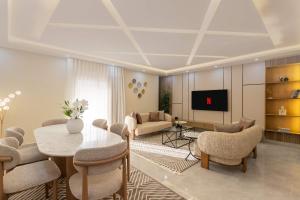 4BR 3BA - 2 Ensuites - 247 Desk & Security Professionally Managed by Beithady