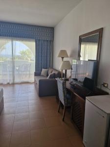Domina coral bay private home