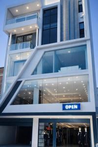 Private Rooftop Penthouse , Himalayan Views