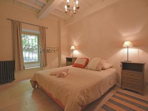 Villas Quaint Villa in Castelnau Valence with Private Pool : photos des chambres