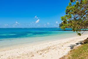 Agape Stunning white-washed Cycladic Villa