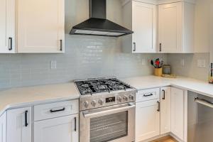 Private Pool, Dock and Beach Stafford Township Gem