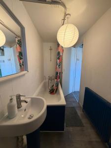 2 Bedroom Basic Flat in Center