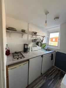 2 Bedroom Basic Flat in Center