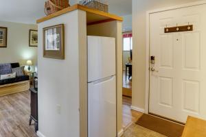 Sunriver Vacation Rental w Community Hot Tub!