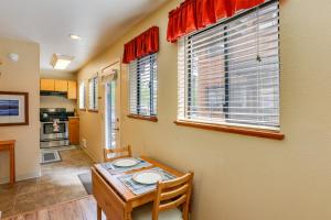 Sunriver Vacation Rental w Community Hot Tub!