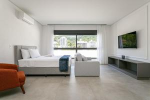 Piscina + 400MB | Polo Tech #SG07