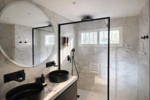 Apartamento Moderno Frente al Mar con Terraza