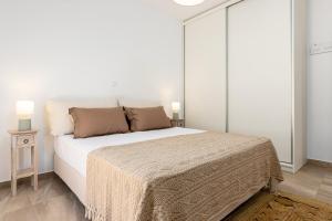 Sarris Village Hill House 3