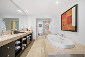 Deluxe Junior Suite Ocean View - Casa Del Mar