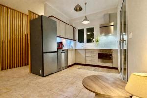 Private villa Pyrgos - Heated Pool & Sea View - Walking distance from beaches & Liapades