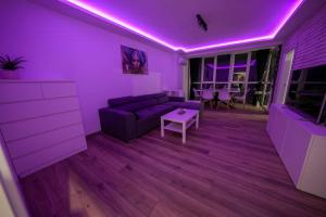 Sunny 2-bedroom apartment with sea view