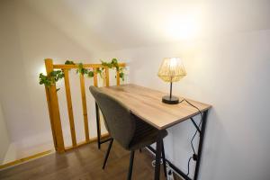 Le Bohème, Maisonnette en duplex avec cour privée, Intendance Luxury Host