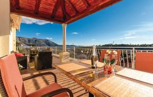 Guesthouse Jelena with private parking and a pool