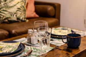 Casa Cabana - Tropical City Center - 3BR - Sleep 7