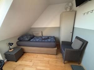 Zimmer-Bad-TV-Kühlschrank-14