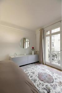 2BR - Sleep 7 - Trocadero Area - Modern & Spacious