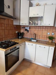 Apartman Violeta Rakalj u mirnoj ulici sa parkingom