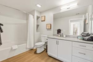 Central Irvine 1BR Loft w Work Setup by Anyplace - 11750