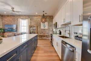 Harbor House Penthouse- B