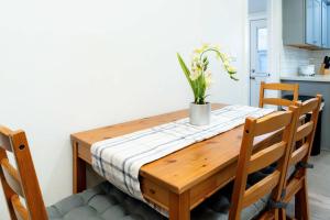 Foothills LA family friendly house