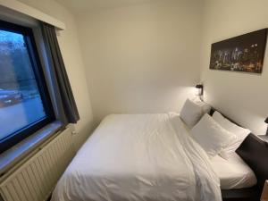 Ganzendrieshoeve - 3 Bedroom, 2 Bathroom Holiday Home with Large Garden