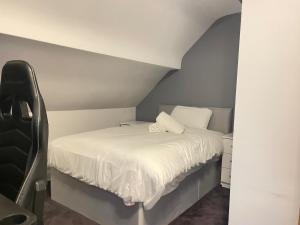 Spacious 4BR near Nec,Bhx, M6-M42 with Parking