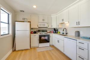 Charming Condo with Pool Access in Osage Beach!