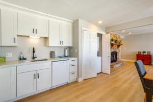 Charming Condo with Pool Access in Osage Beach!