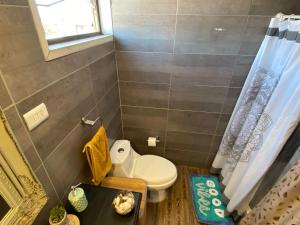 Habitación amplia con baño en suite