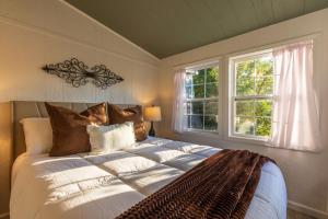 Hot Tub Under the Stars Family Friendly Firepit