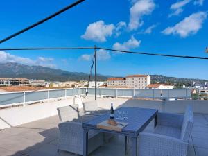 Apartment La Boétie by Interhome