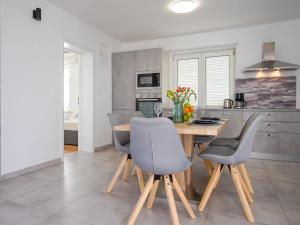 Apartment Sea&Mount-1 by Interhome