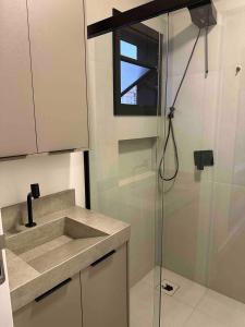 Apartamento novo com duas suites e proximo ao mar e ao Hard Rock Cafe
