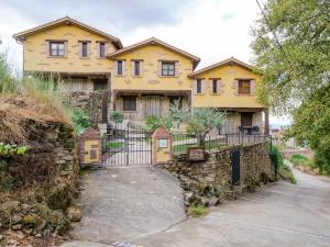 Rural Holiday Home in Casas Del Monte