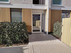 Luxury Apartment with Pool & Parking