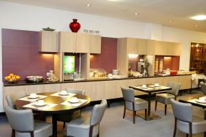 Hotels The Originals City, Hotel Le Caussea, Castres (Inter-Hotel) : photos des chambres