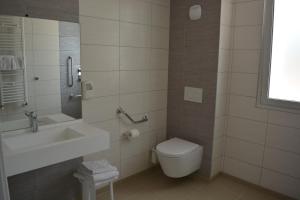 Hotels Hotel Valencia : Chambre Triple avec Douche