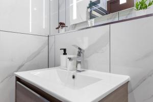 Hazel 1 Bed Suite - Central London - Near Station