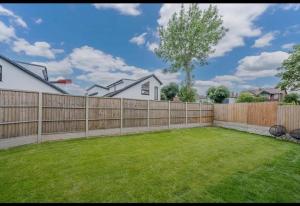 Charming Holiday House Retreat in Wolverhampton City Center