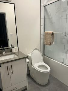 Cozy 2 Bedroom Suite in Burnaby