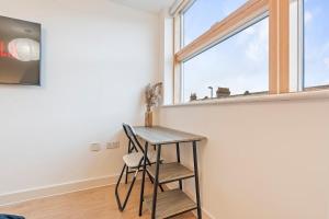 1BR Flat Sleeps 6 - 15 Mins to Central London