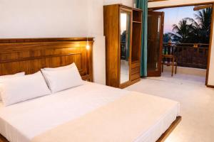 Ocean Air Guesthouse and Villa Weligama - MINUTE TO WAVES