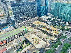 Rare Cut 177sqm 4BR in Uptown Parksuites 2 BGC