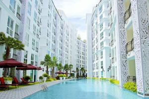 City Garden Lagoon Pool Apartments with Balcony Pattaya