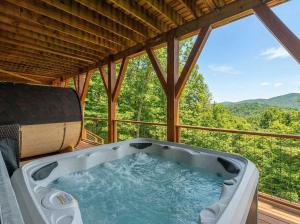 MOUNTAIN ESCAPE - SAUNA - HOT TUB - FIRE PIT